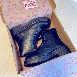 ☠️Women’s Black Faux Leather Grunge Boots☠️
